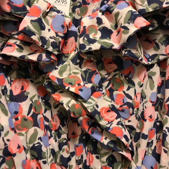 NWT Ruffled blouse H&M - Picture 3 of 6